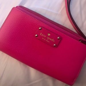 (SOLD) Kate Spade Hot Pink Zipper Wristlet